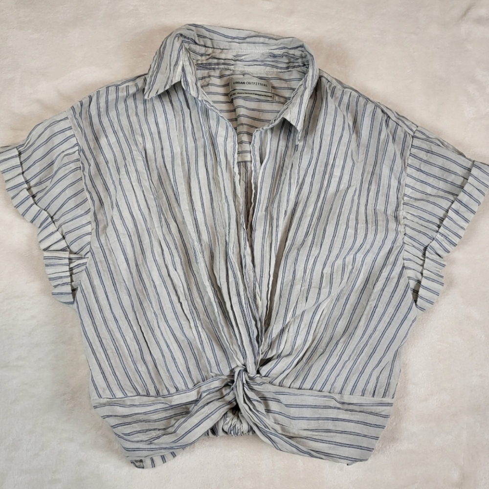 Urban Outfitters Twist Front Top Size M